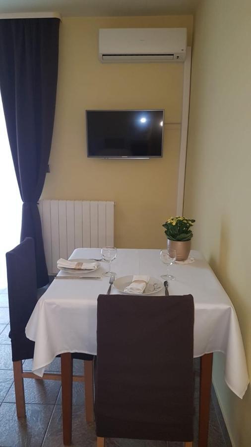 Cosy Villa Near The Beach Задар Екстериор снимка